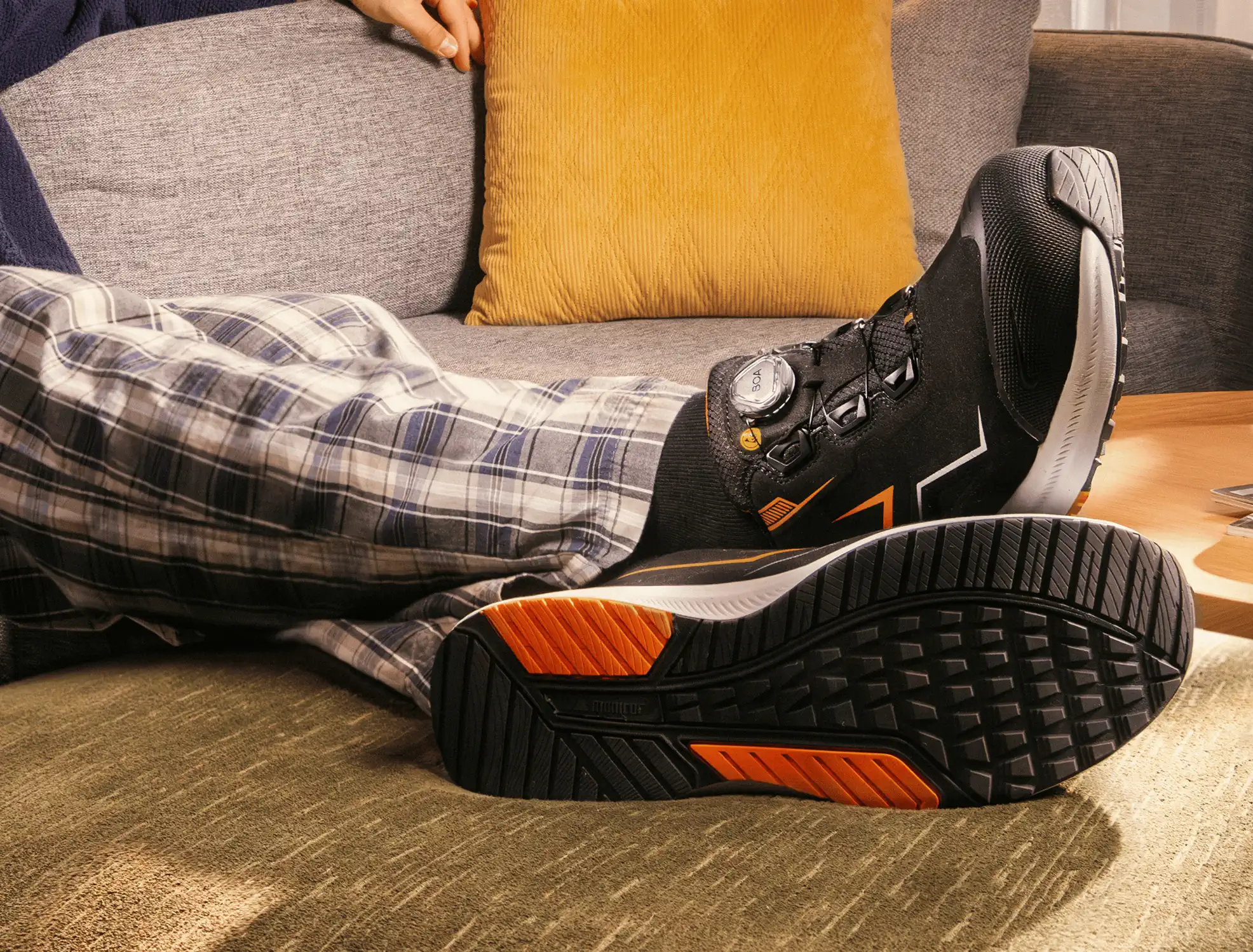 Intelligent Safety Shoes:\nOur next step into data driven protection